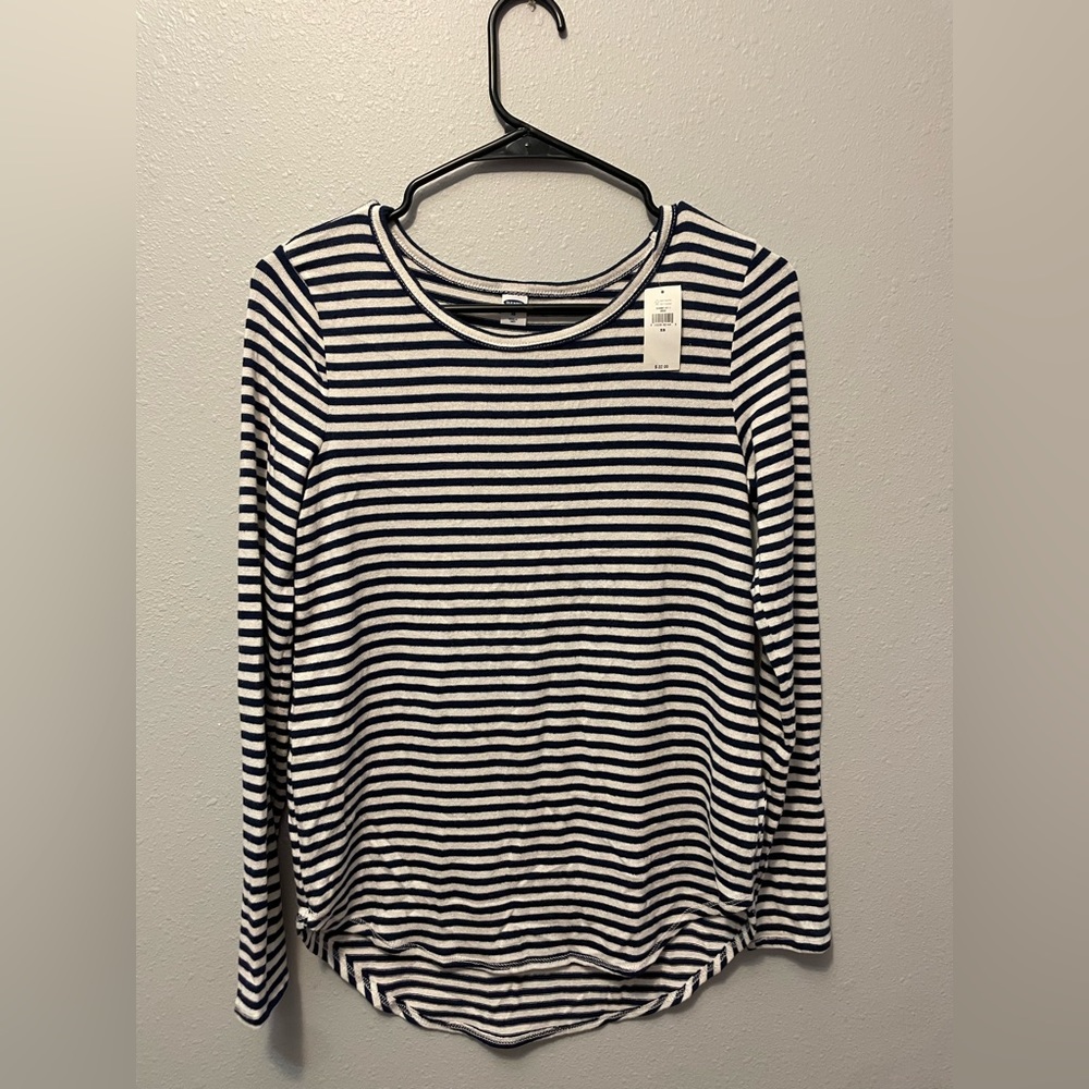 Old Navy long sleeve shirt